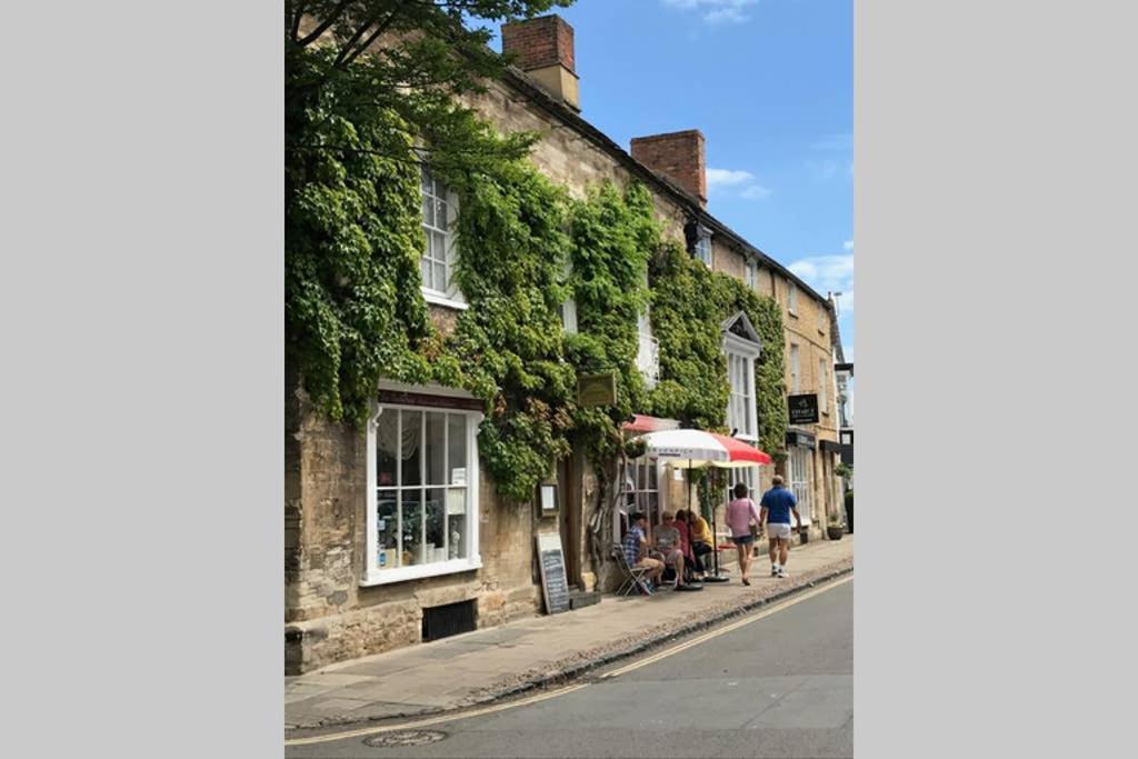 Oxfordshire Living - The Bowler Hat Cottage - Woodstock Exterior foto